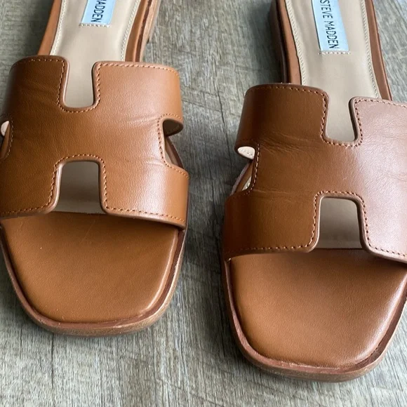 STEVE MADDEN • Hadyn Cognac Brown Leather Sandals
